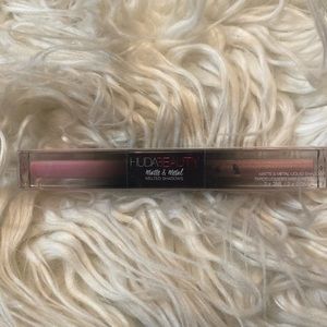 Huda Beauty - Matte and Metal Melted Shadow